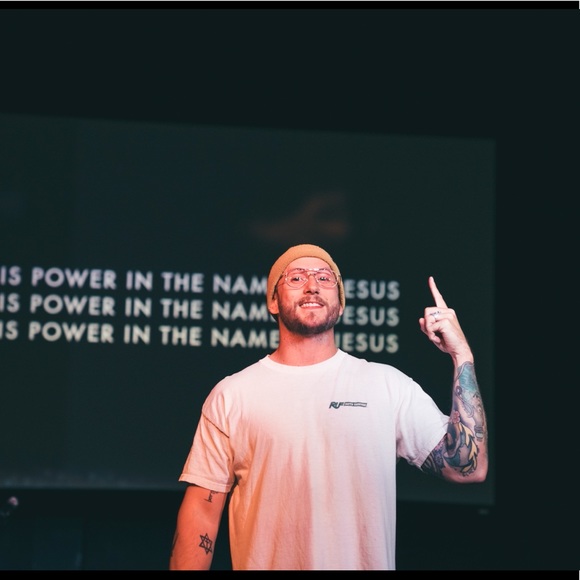 Meet your Posher, Andrew - Picture 3 of 3